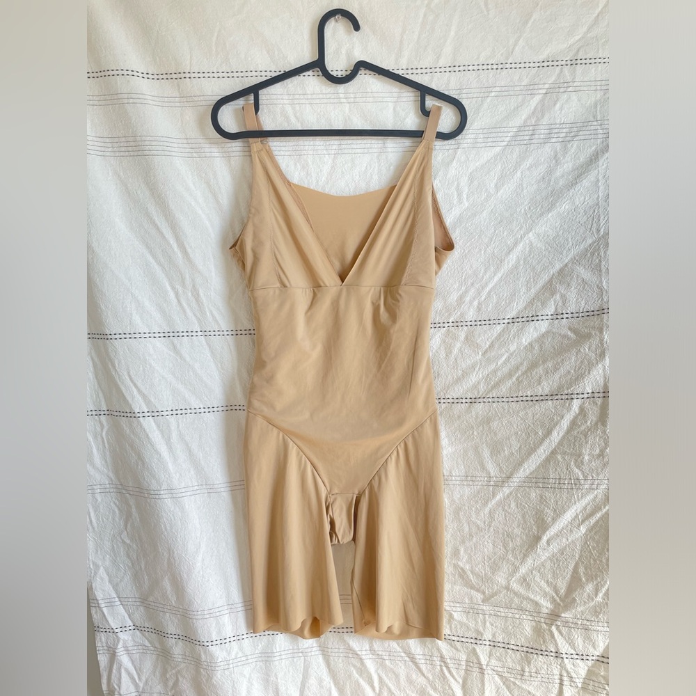 Maiden form open bust body sharper spandex shapwear. Size XL